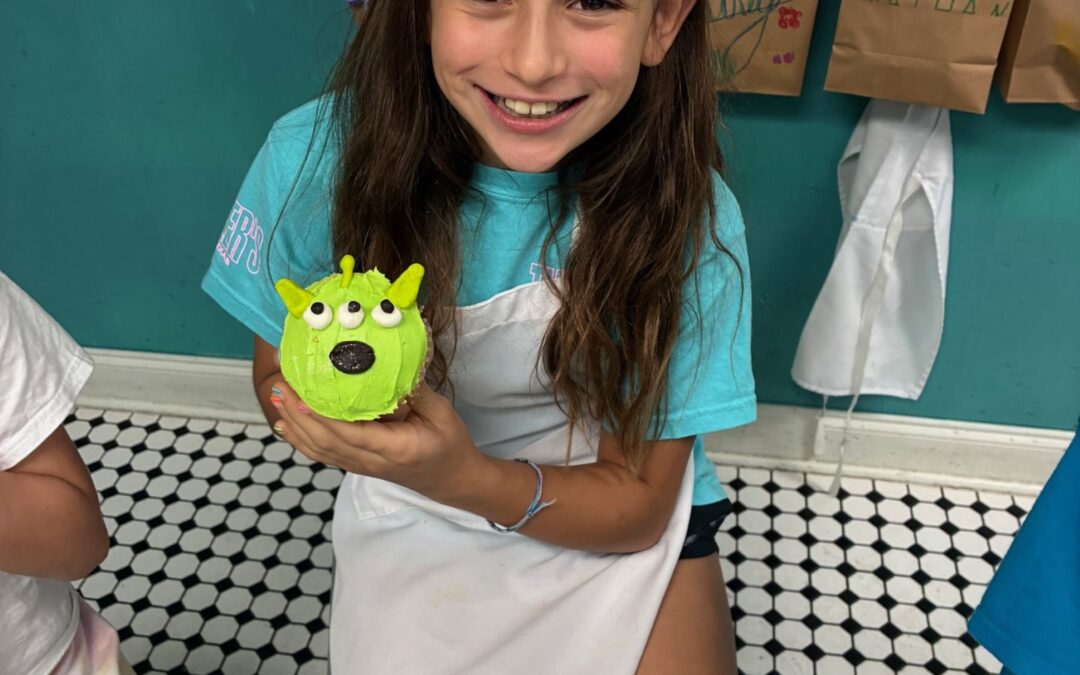 Toy Story Alien Cupcakes at Foodie Kids!